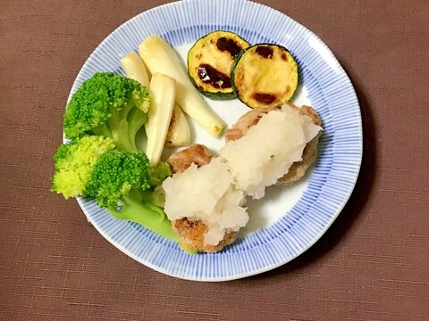 エシャロット入りマグロのおろしハンバーグ。